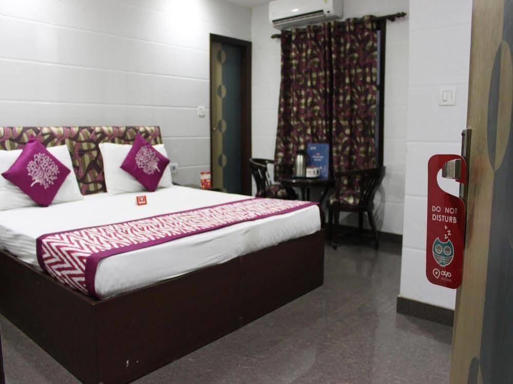 Oyo 2705 Hotel Preet Palace Nové Dillí Exteriér fotografie