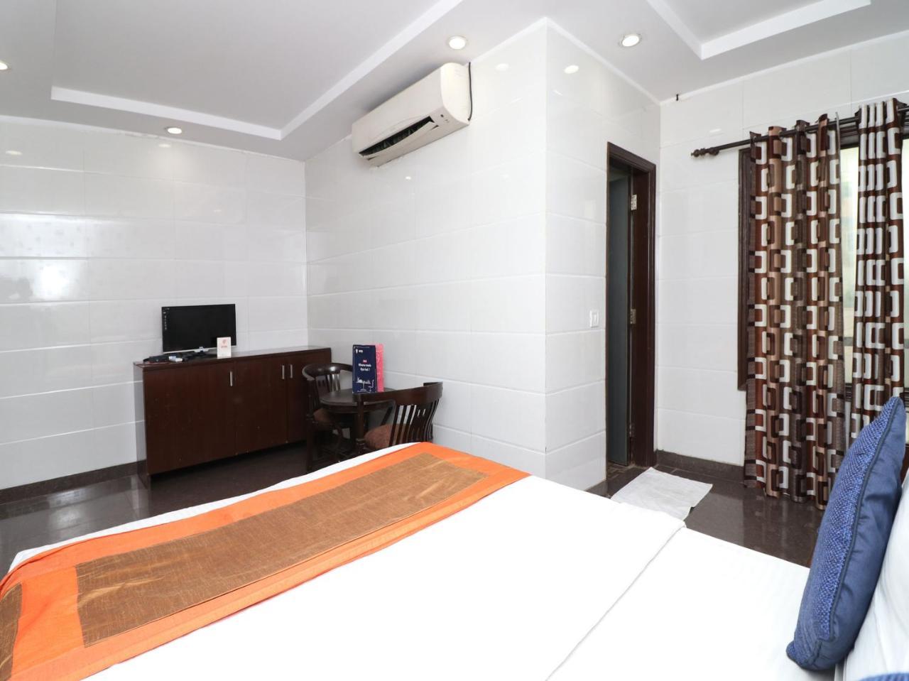 Oyo 2705 Hotel Preet Palace Nové Dillí Exteriér fotografie