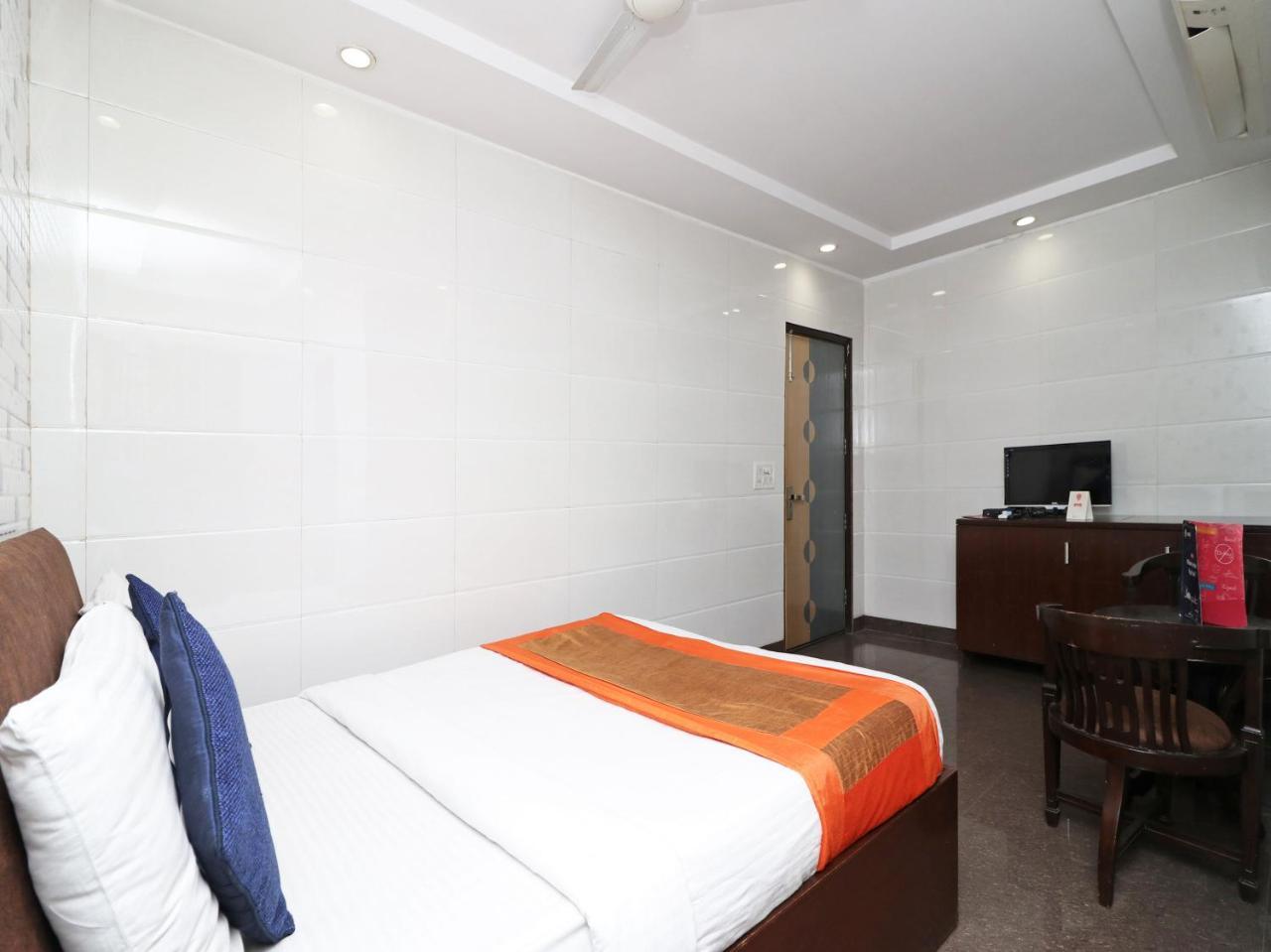 Oyo 2705 Hotel Preet Palace Nové Dillí Exteriér fotografie